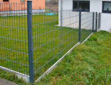 Montáž antracitových 2D panelů – Dýšina Montáž antracitových 2D panelů – Dýšina